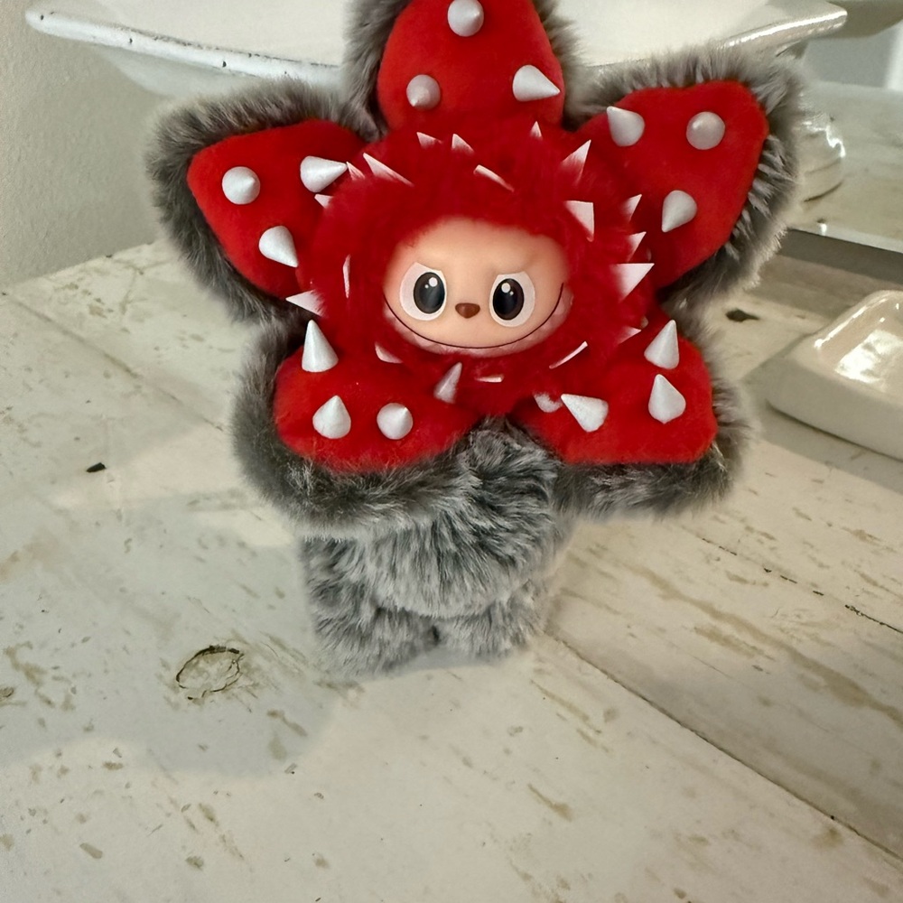 Custom Pendant Keychain  inspired Stranger Things The Demogorgon pin for love